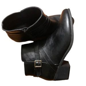 NWOT- Woman’s London Fog Ankle Boots 6 1/2M Black (No Box)